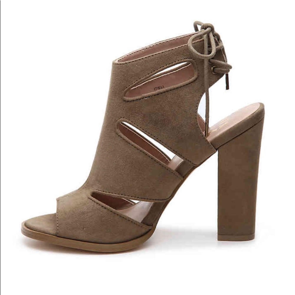Mix No. 6 Women’s Iteli Black Suede Sandal